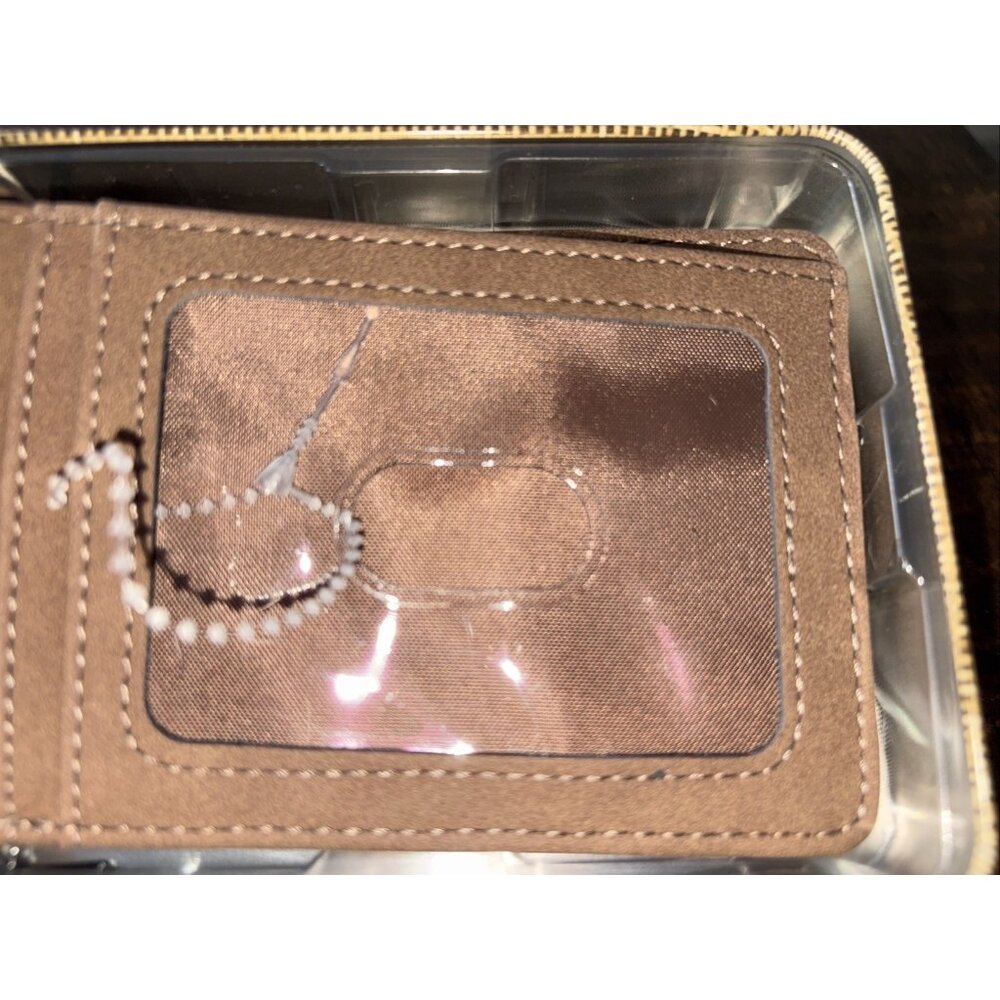MEN'S QUIKSILVER BROWN/LIGHT BROWN BIFOLD FAUX SUEDE WALLET NEW IN TIN GIFTBOX - Picture 8 of 9